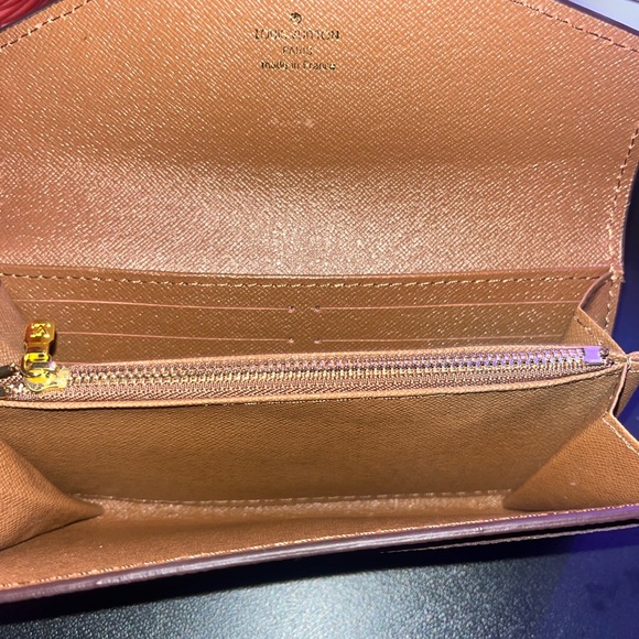 Bought awhile back just never really use it or match it well with my bags - Picture 2 of 2